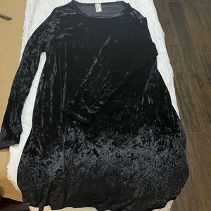 Black velvet dress perfect for the holidays